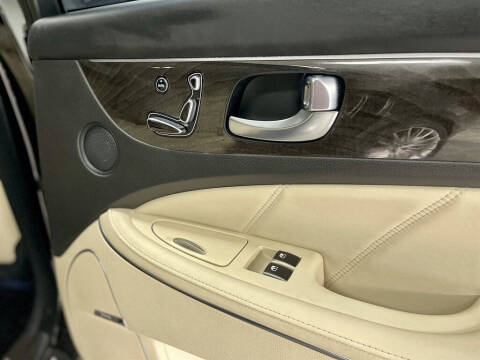 2014 Hyundai Equus Signature