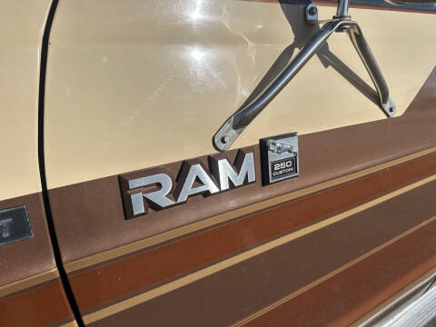 1984 Dodge Ram Van B250