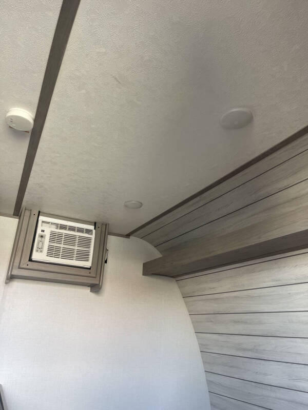 2024 Coleman DUTCHMAN