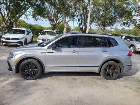 2023 Volkswagen Tiguan SE R-Line Black