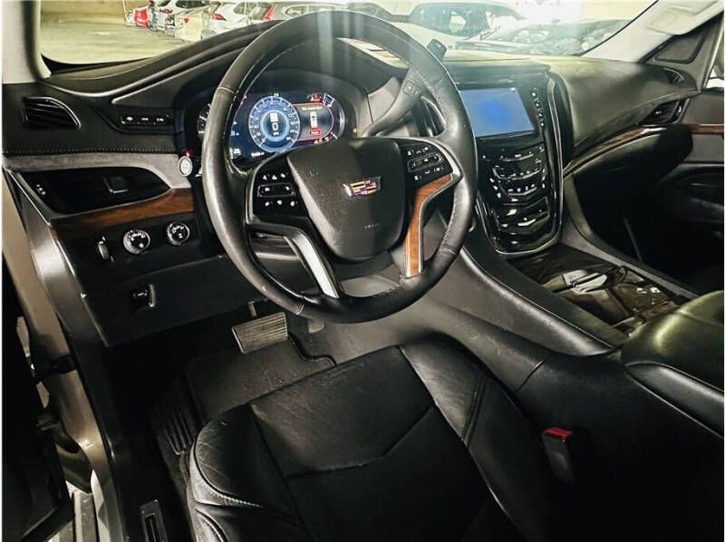 2019 Cadillac Escalade Premium Luxury