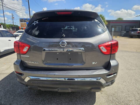 2017 Nissan Pathfinder SV