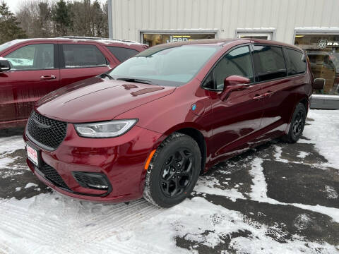 2022 Chrysler Pacifica Hybrid for sale at Louisburg Garage, Inc. in Cuba City WI