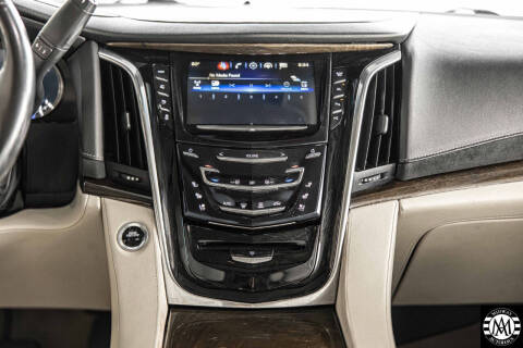 2018 Cadillac Escalade ESV Luxury