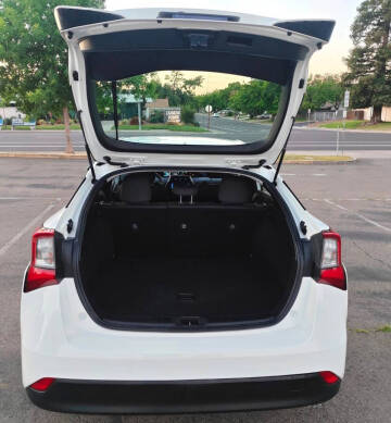 2019 Toyota Prius LE