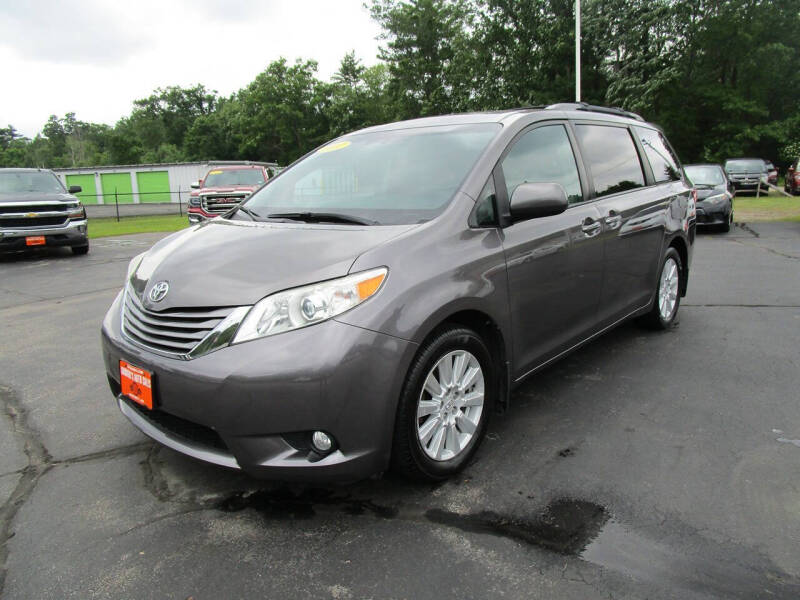 2017 Toyota Sienna XLE 7-Passenger