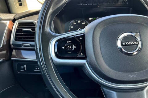 2019 Volvo XC90 T6 Momentum