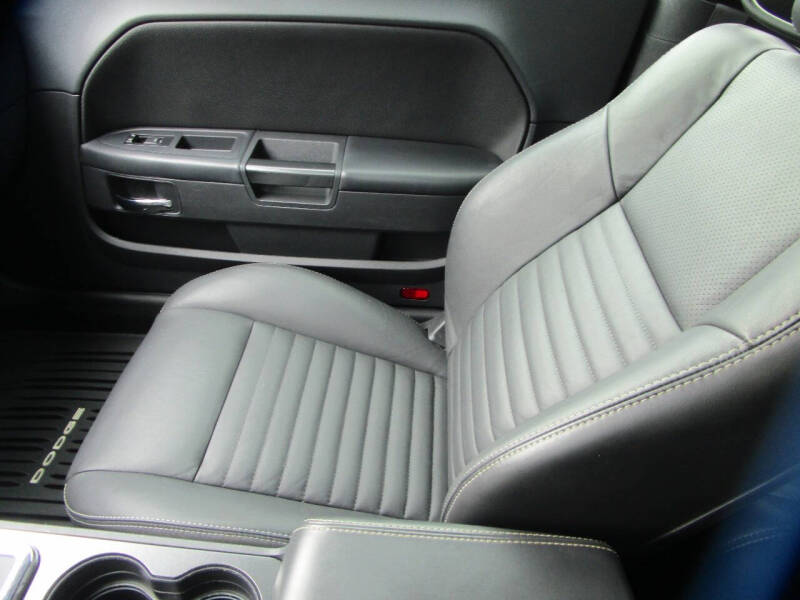 2013 Dodge Challenger SXT