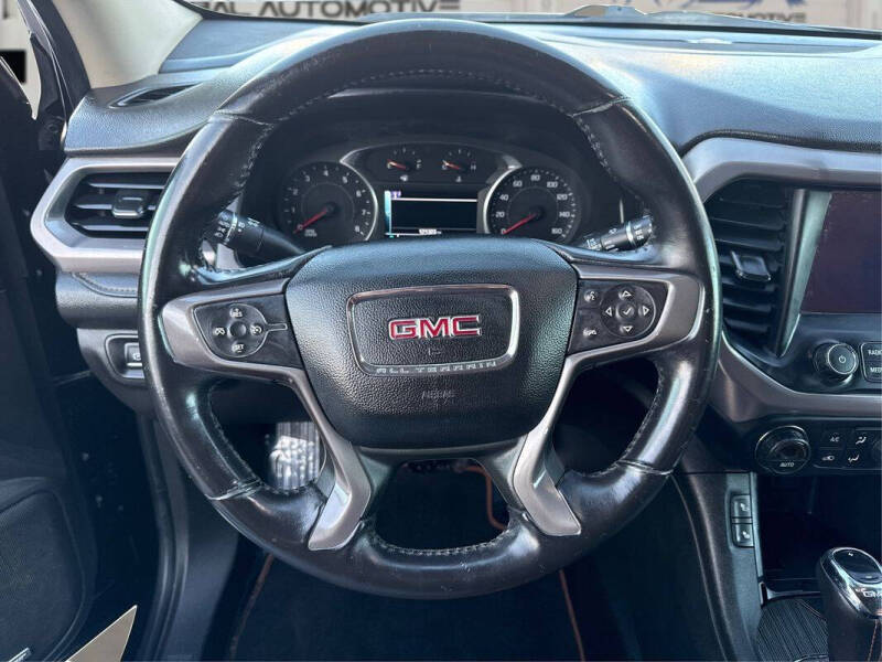 2017 GMC Acadia SLT-1