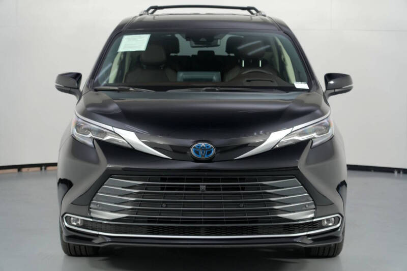 2024 Toyota Sienna Platinum 7-Passenger