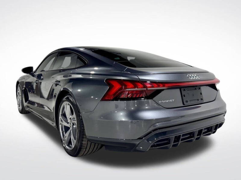 2023 Audi e-tron GT quattro Premium Plus