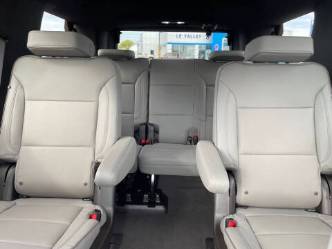 2025 GMC Yukon Elevation