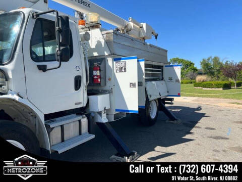 2012 Freightliner M2 106