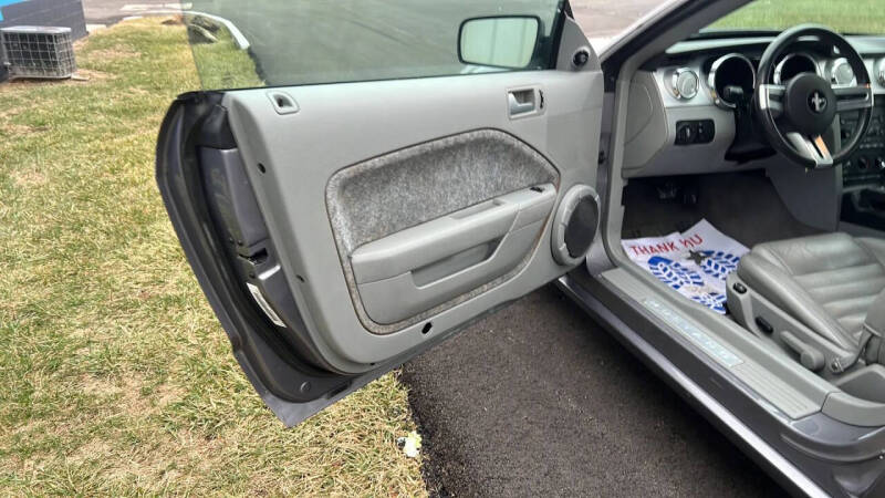 2006 Ford Mustang GT Deluxe