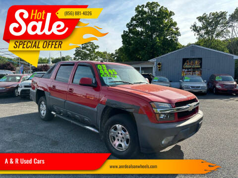 2003 Chevrolet Avalanche for sale at A & R Used Cars in Clayton NJ