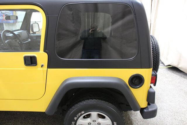 2004 Jeep Wrangler X photo 15