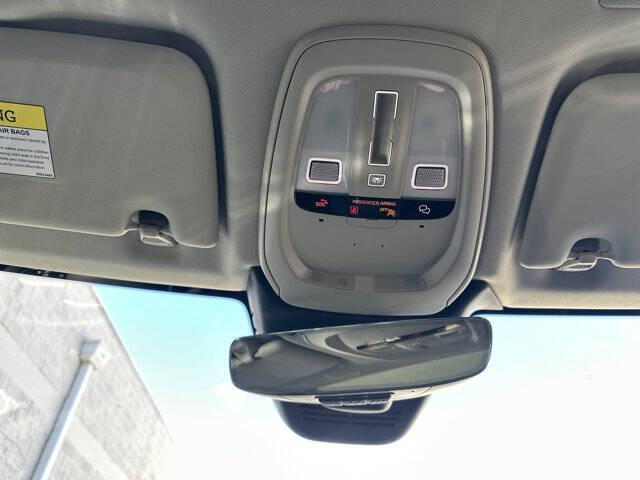 2025 Volvo XC60 B5 Plus Dark Theme