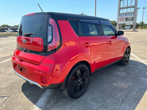 2017 Kia Soul +