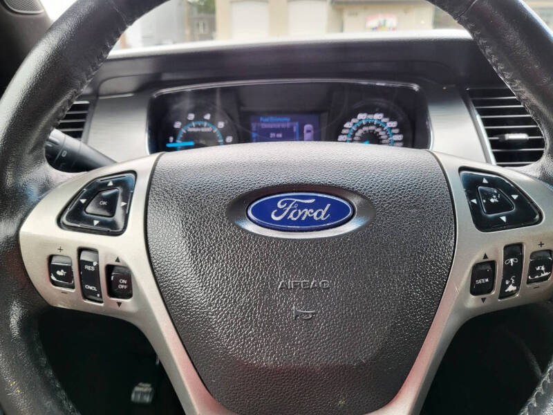 2013 Ford Taurus SEL