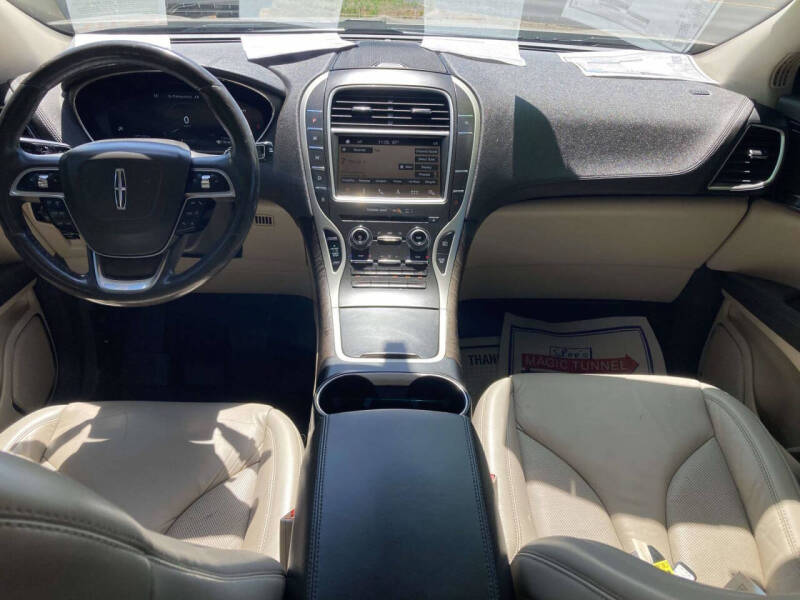 2019 Lincoln Nautilus Select