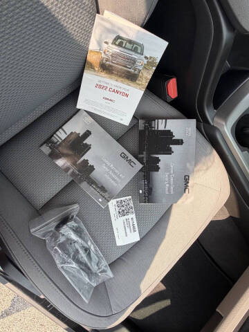 2022 GMC Canyon Elevation Standard