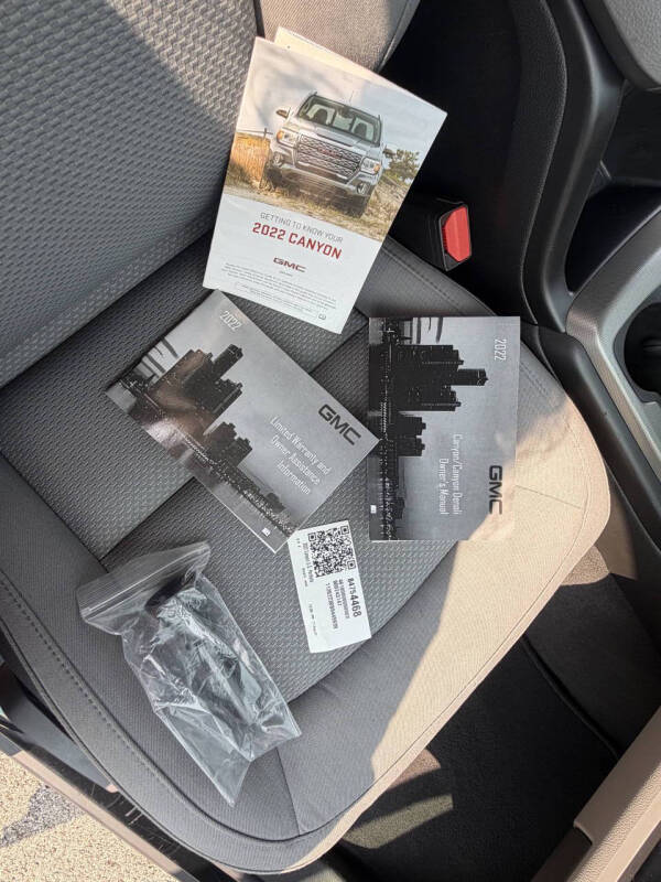 2022 GMC Canyon Elevation Standard