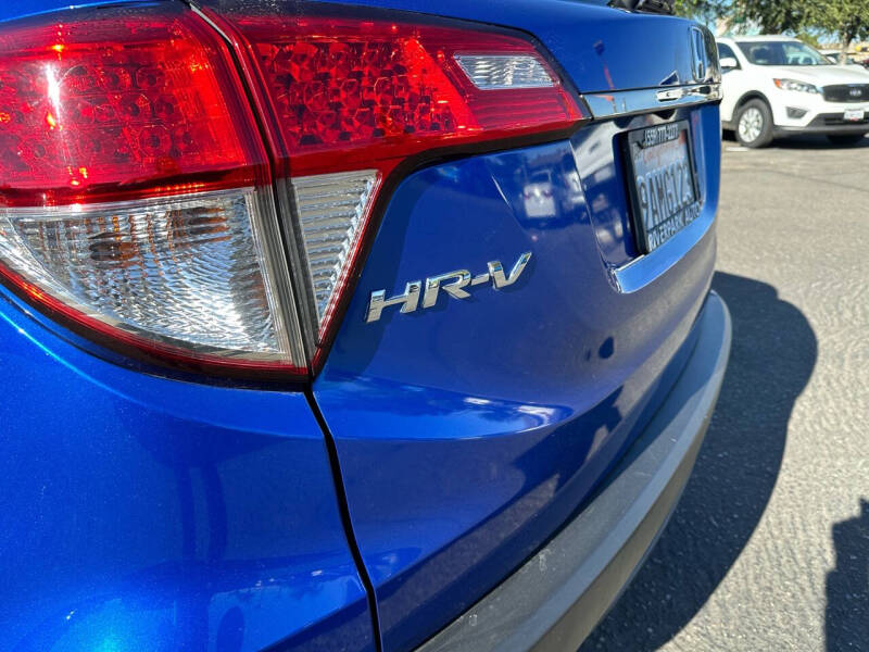 2022 Honda HR-V EX-L photo 11