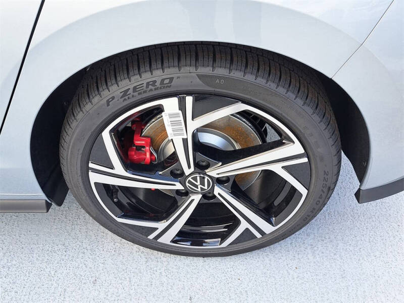 2025 Volkswagen Golf GTI SE