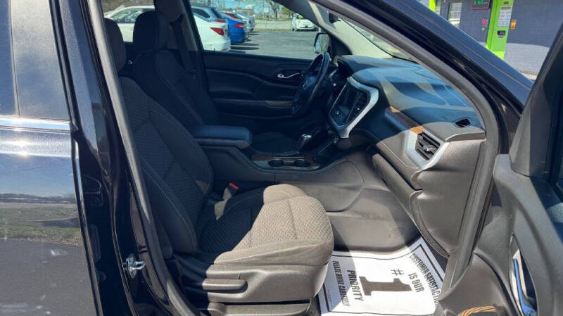 2017 GMC Acadia SLE-1