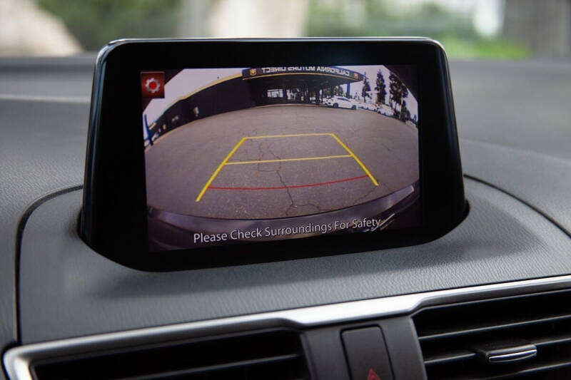 2018 Mazda MAZDA3 Touring