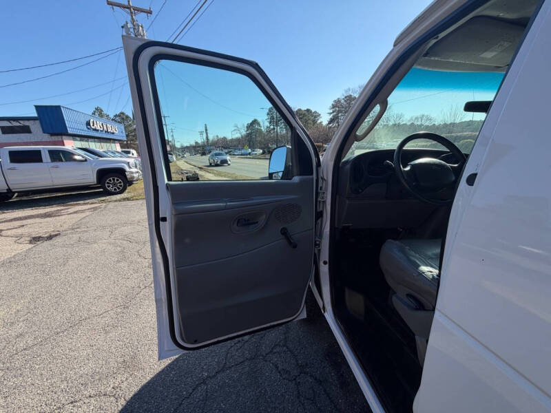 2005 Ford E-Series