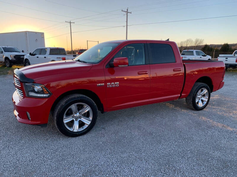 2016 RAM Ram 1500 Pickup Sport photo 2