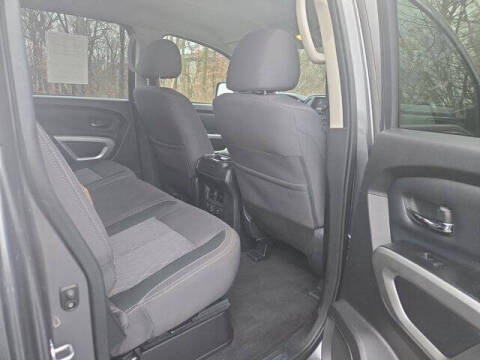 2024 Nissan Titan XD SV