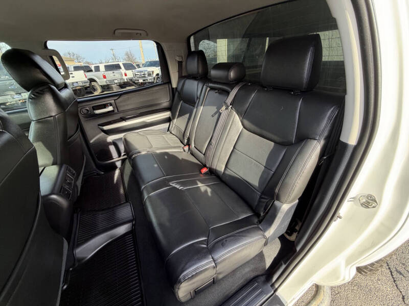 2015 Toyota Tundra SR5