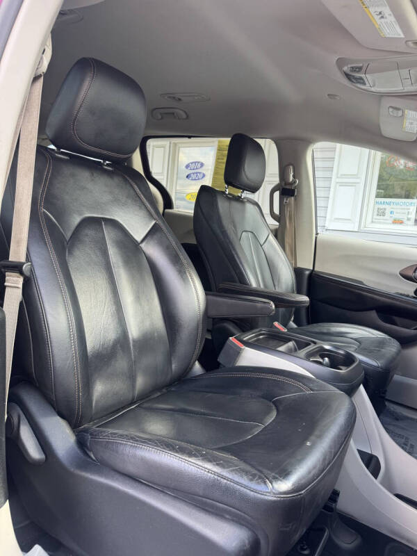 2017 Chrysler Pacifica Touring-L