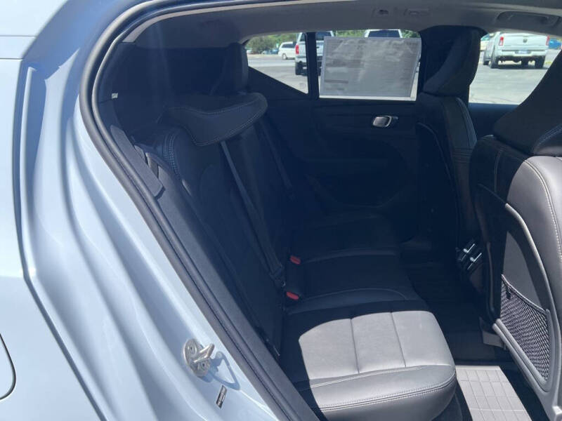 2026 Volvo XC40 B5 Core