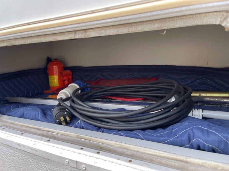 1997 Isuzu Elf Camper