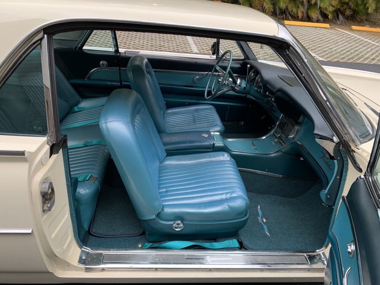 1962 Ford Thunderbird 51