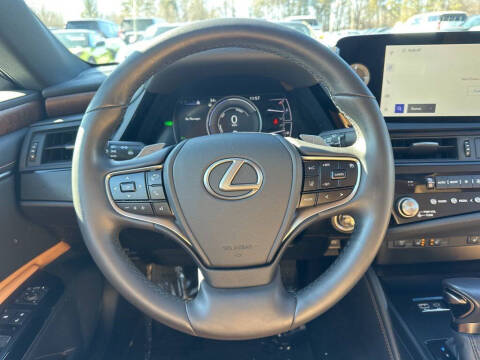 2023 Lexus ES 300h