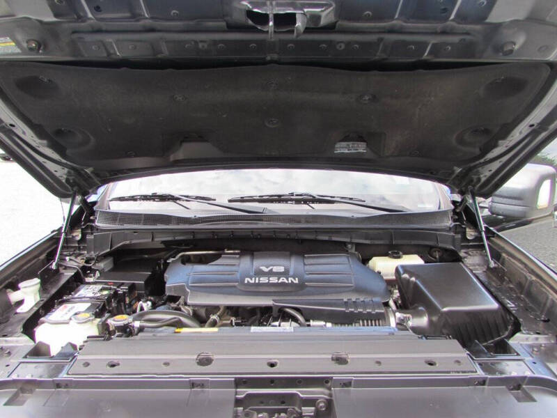 2017 Nissan Titan SV