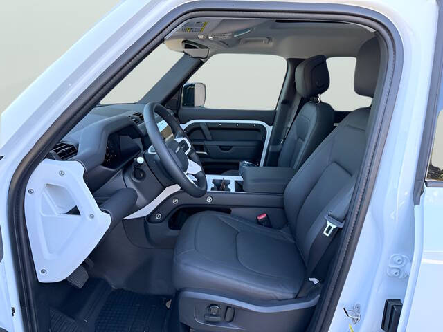 2026 Land Rover Defender 110 P300 S