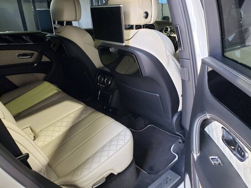 2018 Bentley Bentayga 6