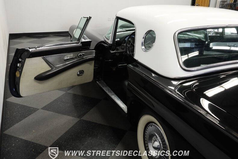 1957 Ford Thunderbird