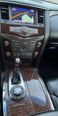 2017 Nissan Armada SV