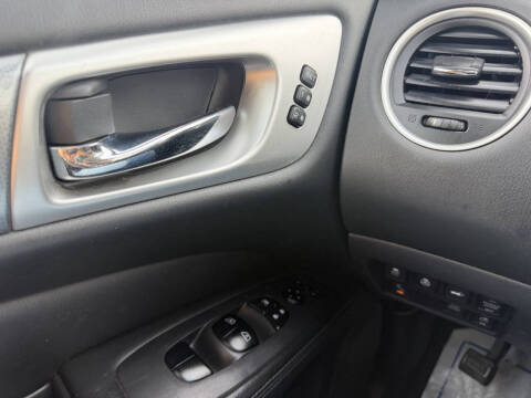 2017 Nissan Pathfinder SL