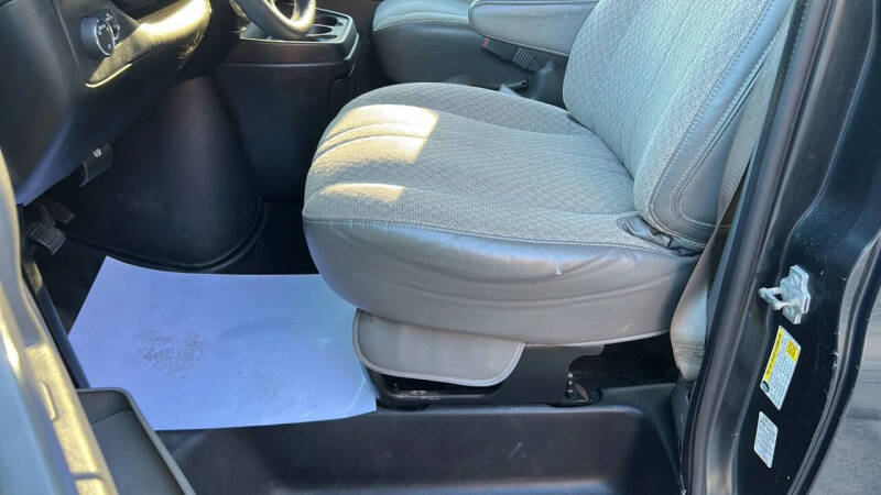 2017 Chevrolet Express LT 3500