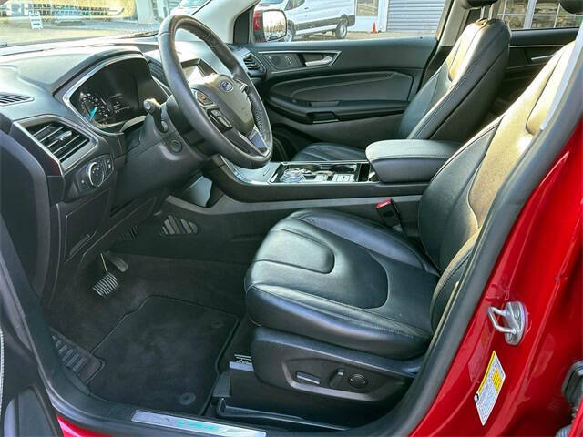 2020 Ford Edge Titanium