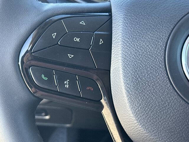 2023 Jeep Cherokee Altitude Lux