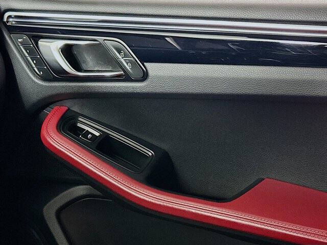 2023 Porsche Macan T