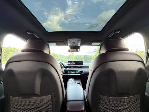 2022 Genesis GV70 2.5T Standard